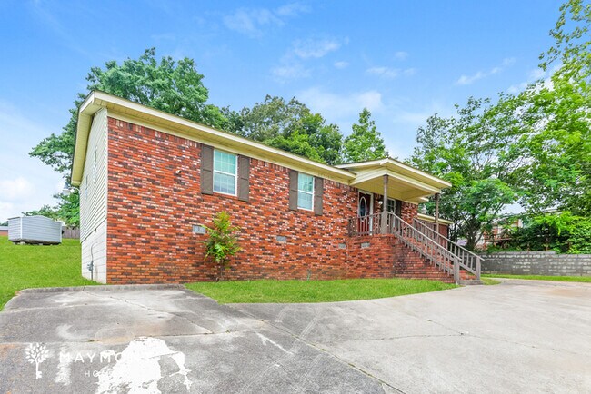 Building Photo - Charming 3 Bedroom Birmingham Home