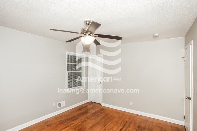 Building Photo - 1605 Edgemore Rd