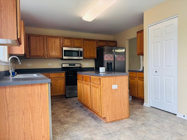 Building Photo - 408 Clifton Ln