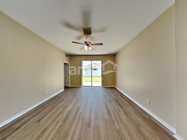 Building Photo - 9253 Black Thorn Loop