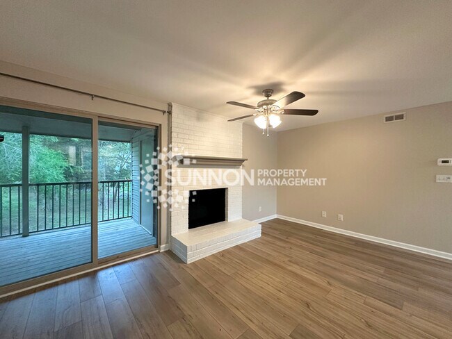 Building Photo - Completely Remodeled 2BR 2BA Condo