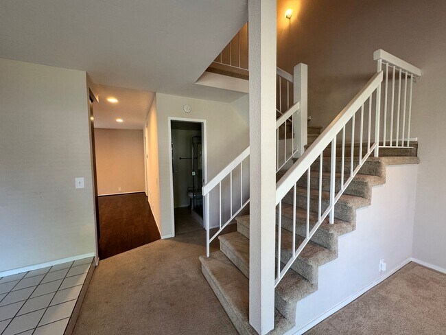 Building Photo - Charming 2 bedroom 2 bath in Tierrasanta!