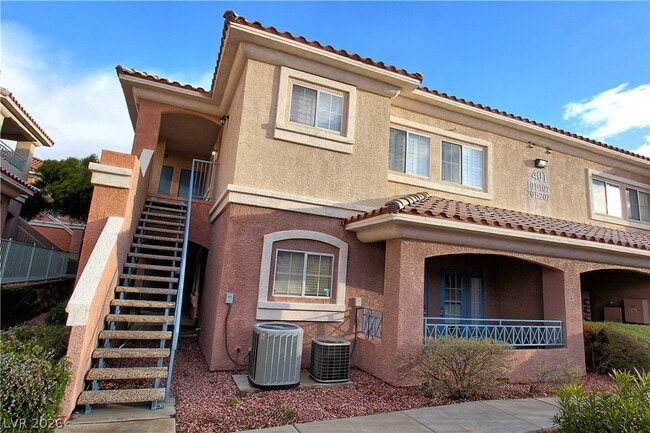 Building Photo - 401 Pine Haven St