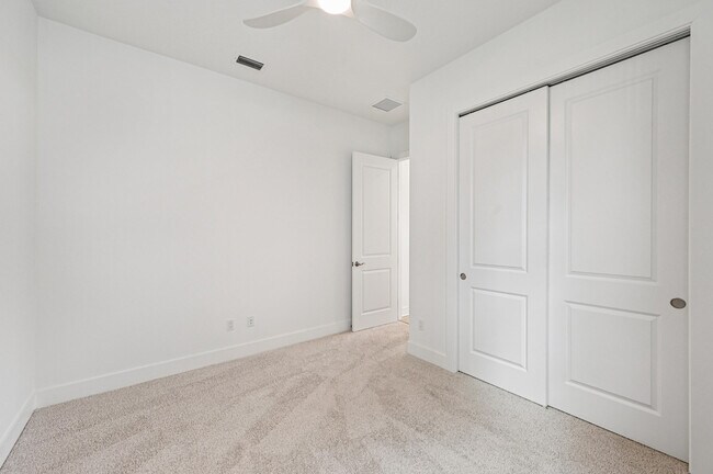 Building Photo - 13621 Le Christine Dr
