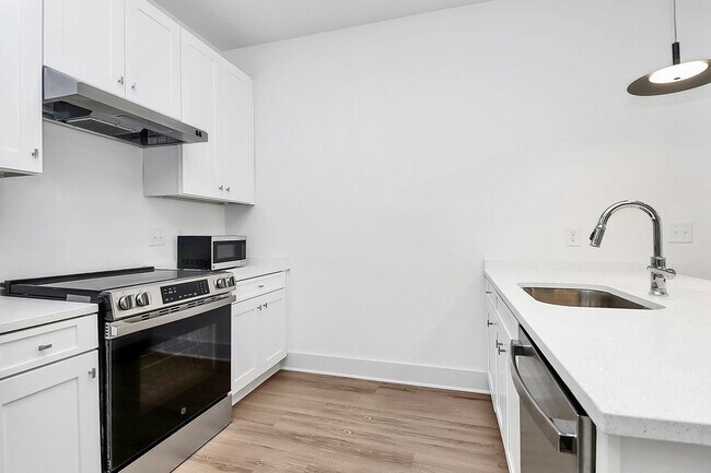 Building Photo - Beautiful Brand New ADA Accessible One Bedroom Apartment!