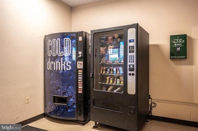 Building Photo - 4501 Arlington Blvd