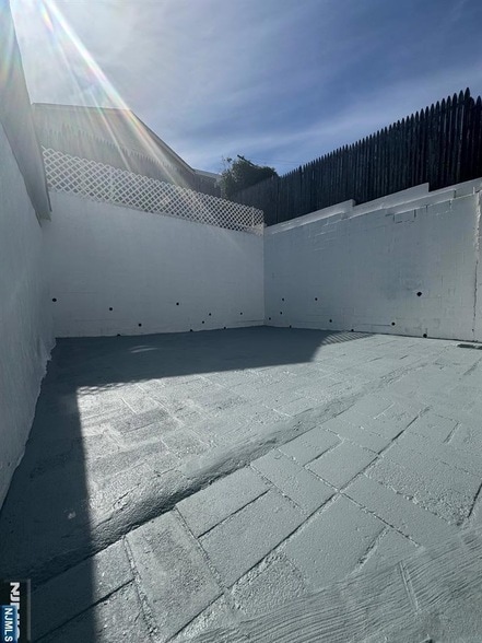 Building Photo - 29 Kingsland St