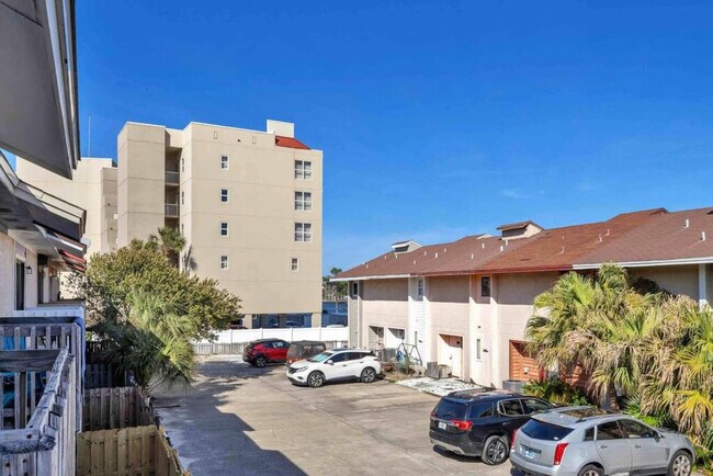 Building Photo - 317 Bream Ave