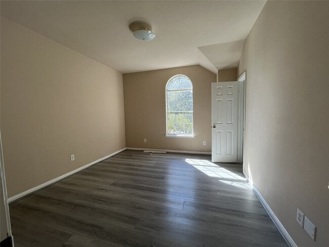 Building Photo - 2903 Surrey Trail Ln