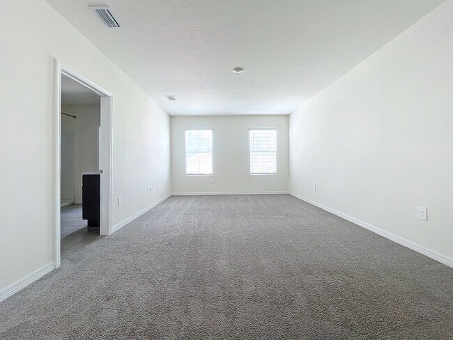Building Photo - 12744 Lateral Root Dr