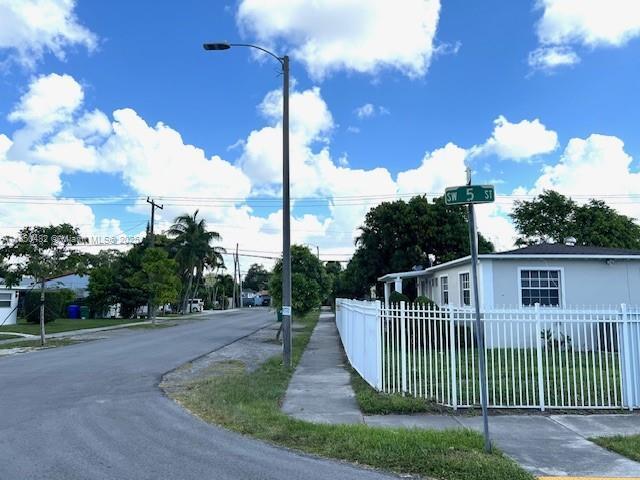 Building Photo - 500 SW 51st Ave