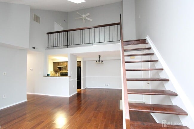 Building Photo - 2202 Aspen Dr