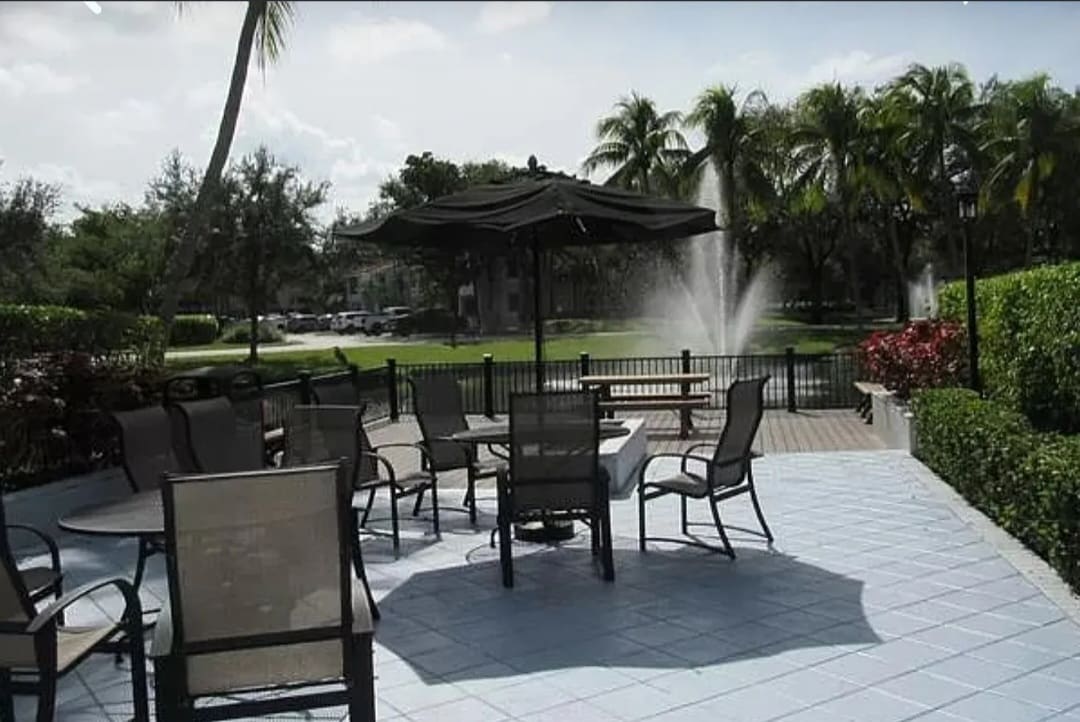 Building Photo - 721 Lyons Rd