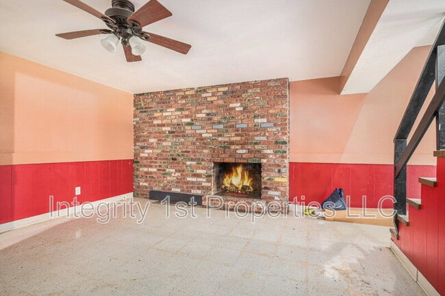 Building Photo - 4202 N Askew Ave