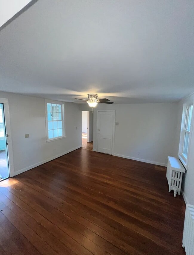 Building Photo - 9 Essex Rd