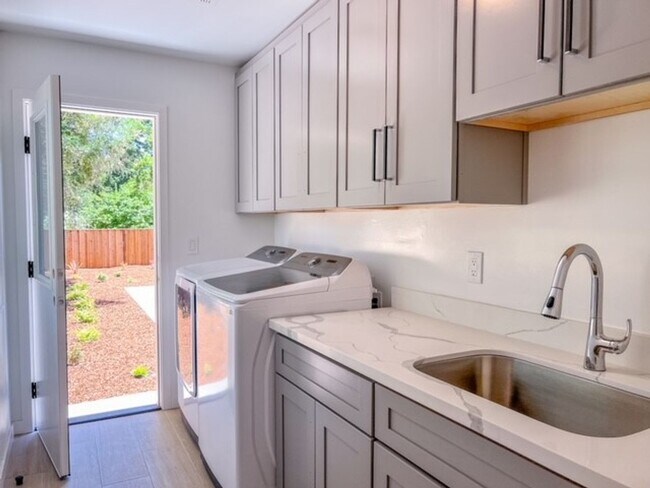 Building Photo - Beautifully Remodeled Three Bedroom Home