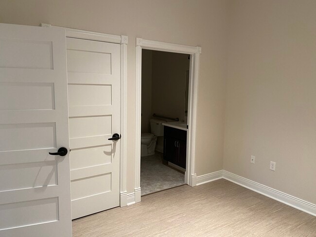 Building Photo - 414 South Superior Street, Unit A