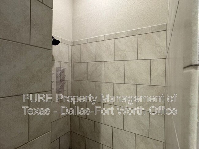 Building Photo - 1612 Town Creek Cir