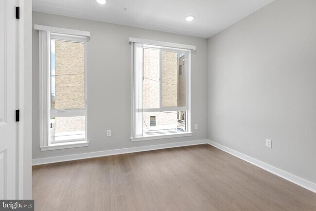 Building Photo - 2344 W Seybert St