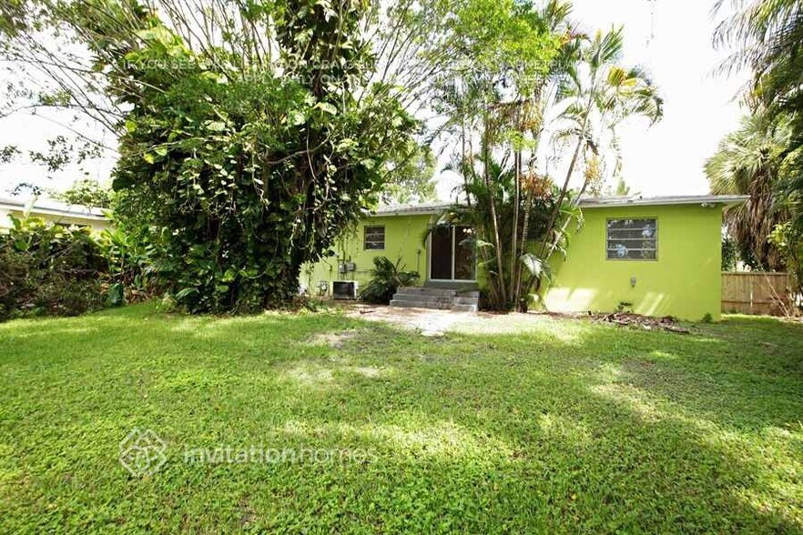 Building Photo - 108 NE 22nd St