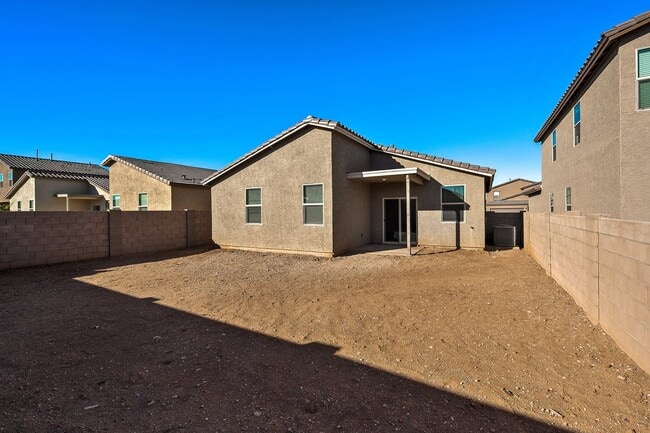 Building Photo - 6321 S Crescent Peak Dr