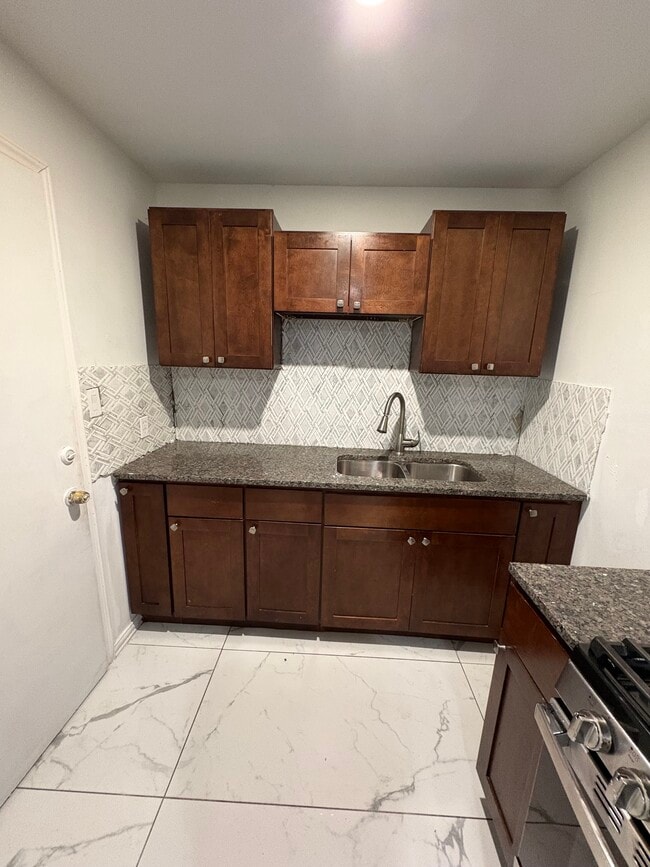 Building Photo - 3225 Schieffer Ave