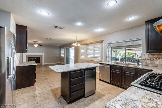 Building Photo - 10028 Sail Landing Ct