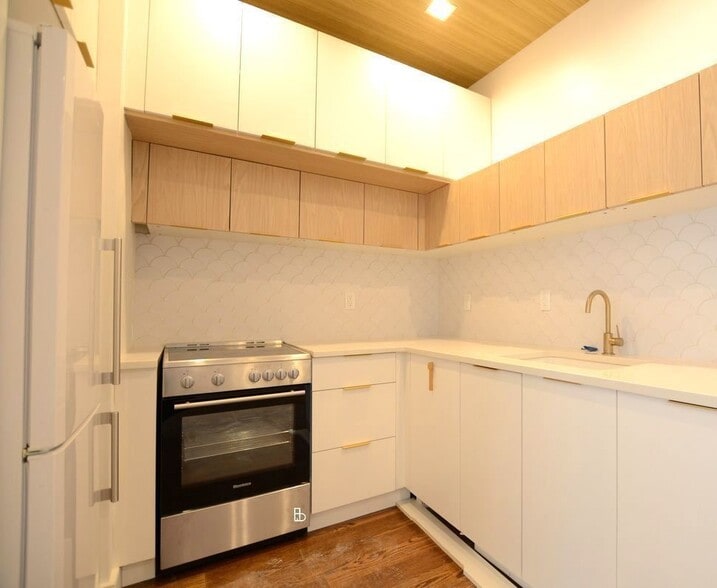 Building Photo - 144 Martense St