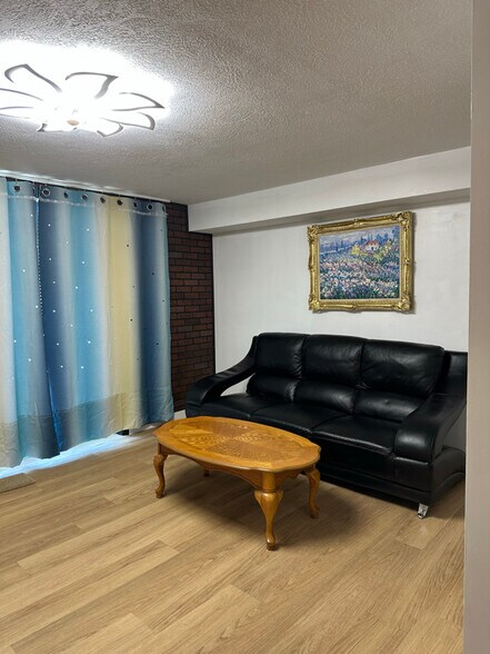 Building Photo - 117 Vinewood Cir