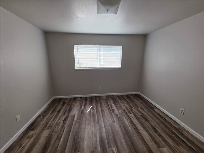 Building Photo - 9723 Huntington Way Dr