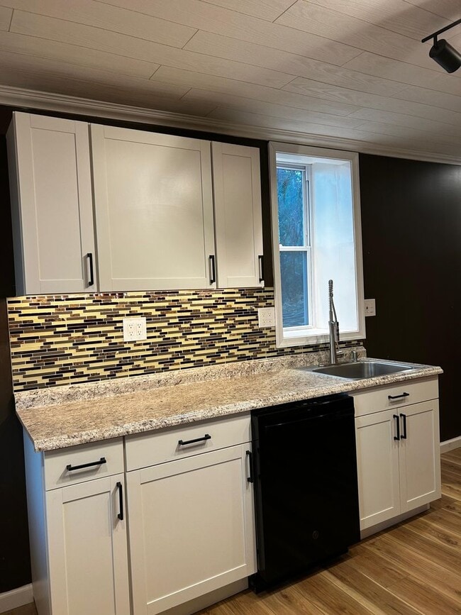 Building Photo - Beautifully Updated 2-Bedroom Home in the Heart of Scranton – $1,250/Month