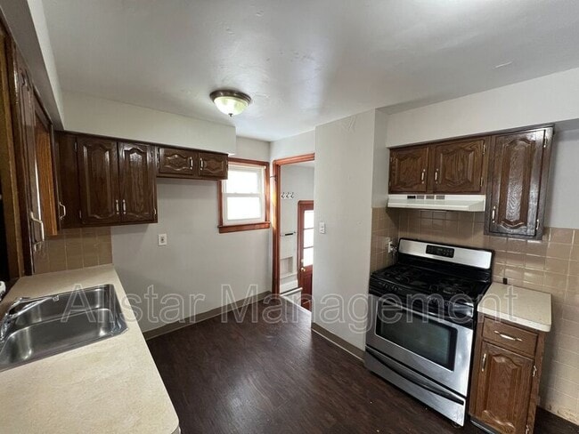 Building Photo - 6207 Gerald Ave