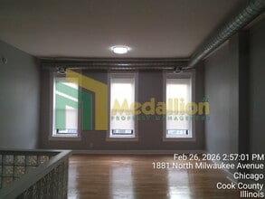 Building Photo - Spacious Studio with Hardwood Floors and Stainless Steel Appliances – Prime Milwaukee Ave Location