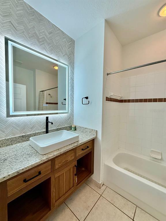 Building Photo - 10226 Evergreen Hill Dr