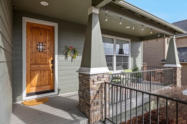 Building Photo - 4375 Vista Pointe Dr