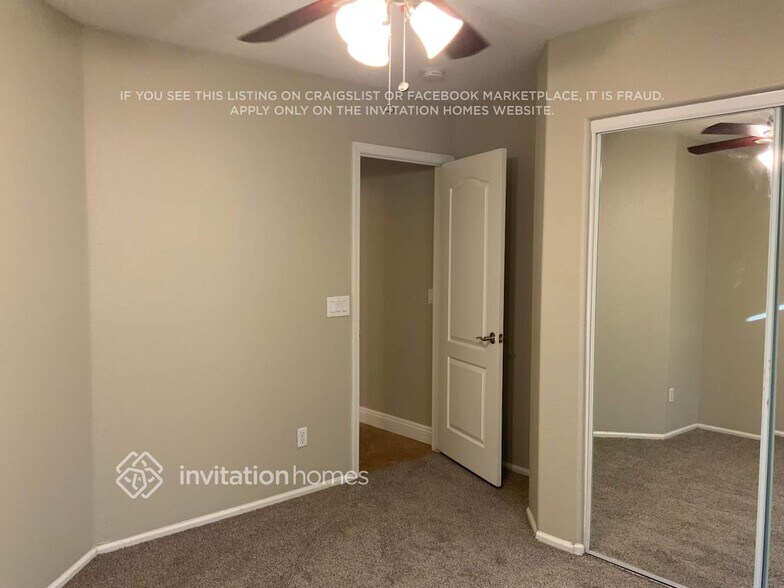 Building Photo - 1400 E Vernoa St