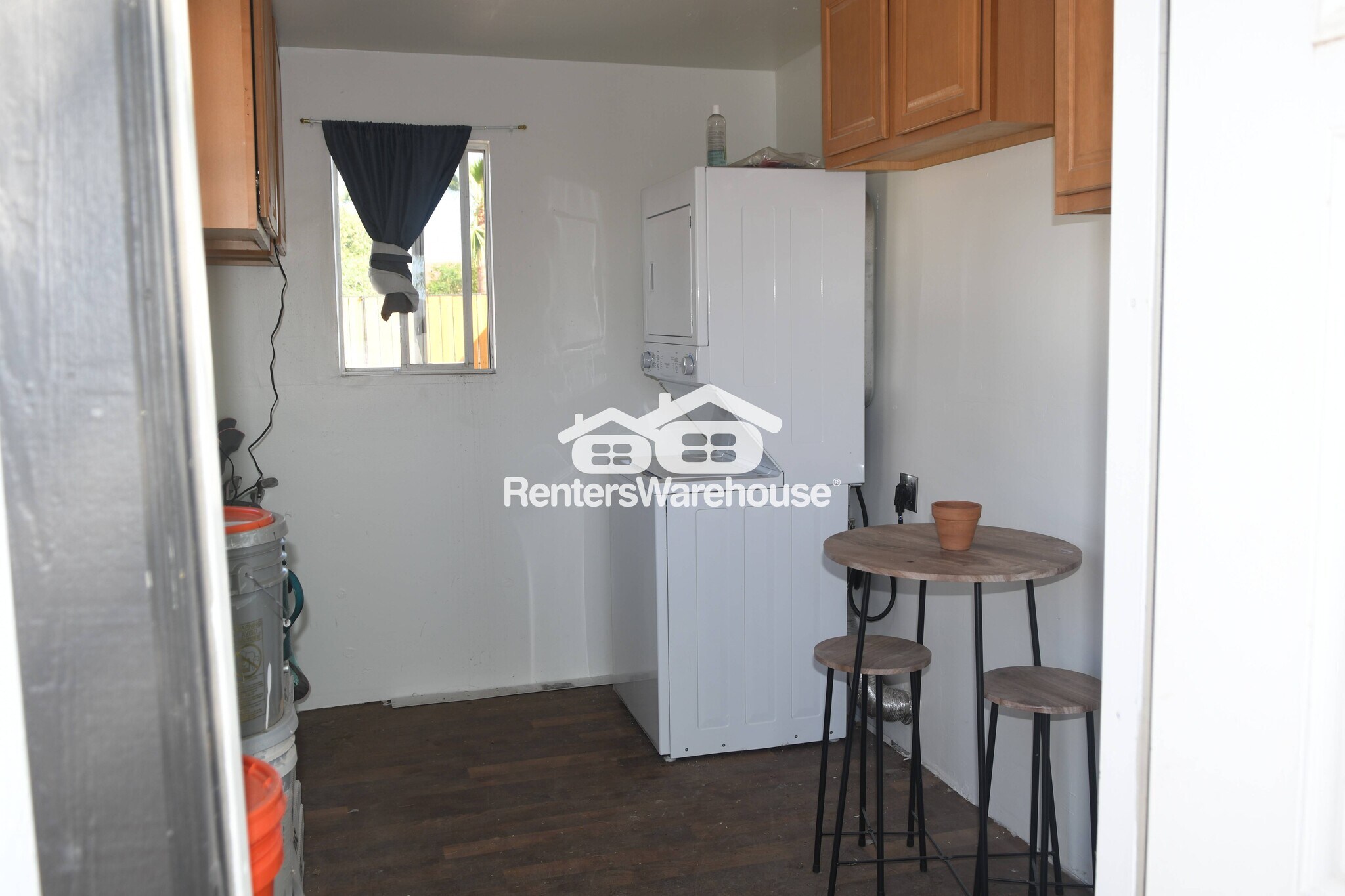 Building Photo - 222 E Southgate Ave