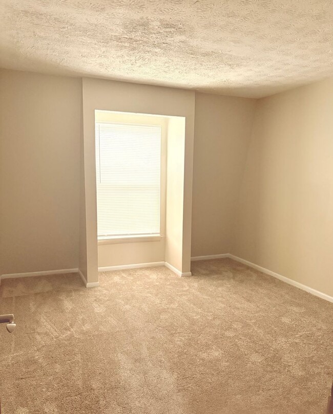 Building Photo - Beautiful 2BR 1.5BA Home w/ A/C • Driveway Parking in Gahanna