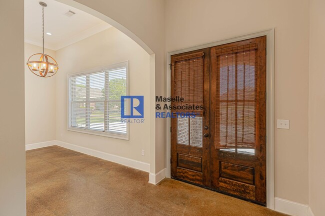 Building Photo - 4 Bed/3 Bath Home in Castlewoods
