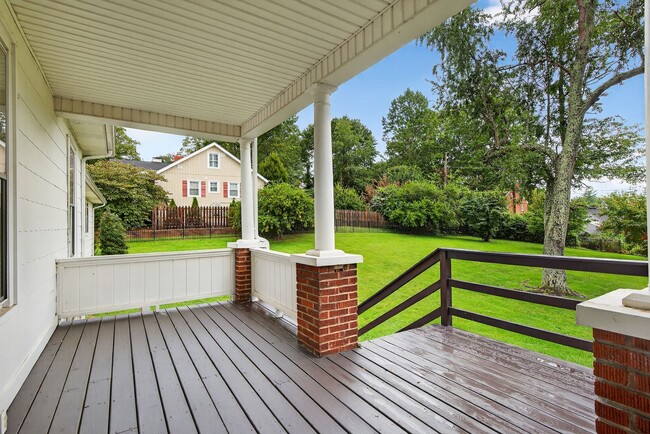 Building Photo - Charming 4BR / 3BA Historic Home with Big Backyard! BR VA