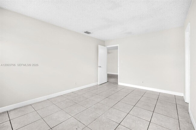 Building Photo - 2125 McKinley St