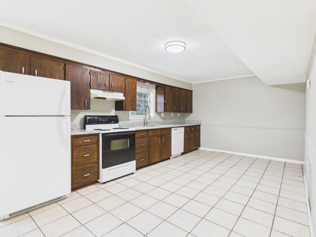 Building Photo - 107 Guillot Rd
