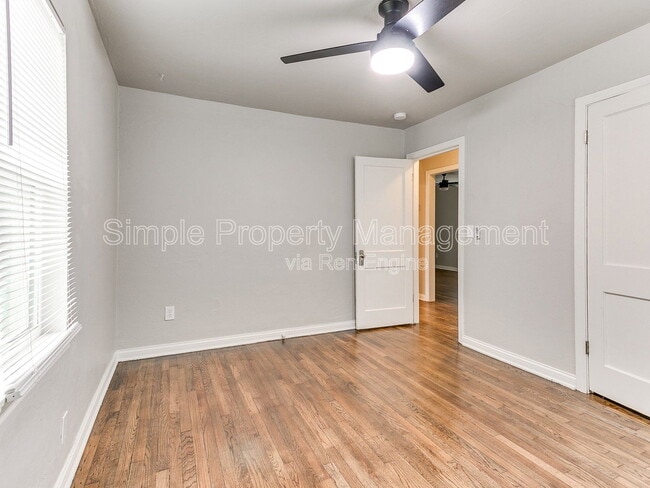 Building Photo - 512 W Lockheed Dr