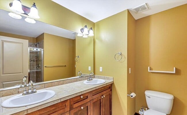 Building Photo - Gorgeous Home in Kirkland!