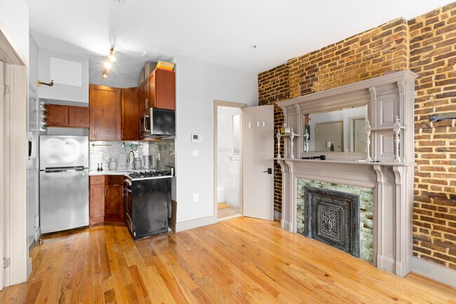 Building Photo - 57 Halsey St