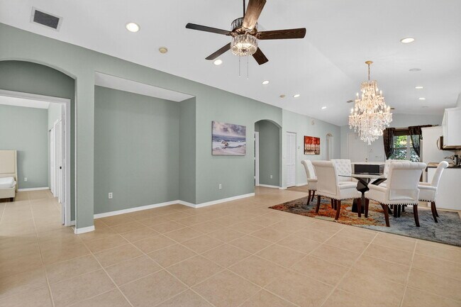 Building Photo - 8403 Siciliano St