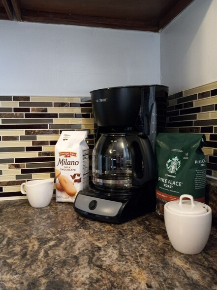 Building Photo - 2 W Pacific St