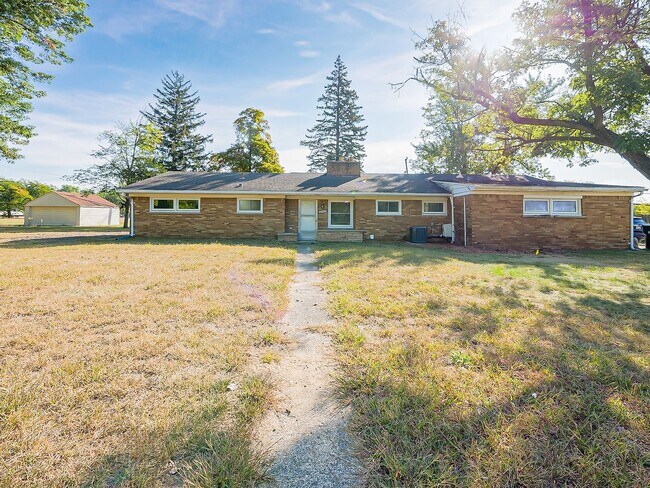 Building Photo - Freshly Updated 3-Bedroom Home in Farmington Hills!