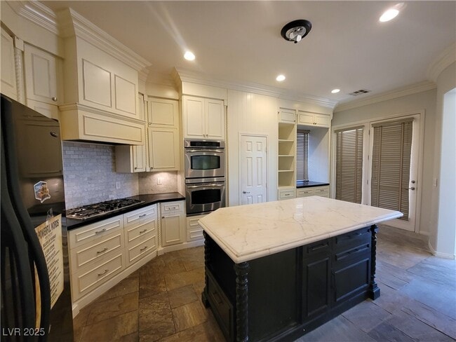 Building Photo - 9338 Wilderness Glen Ave