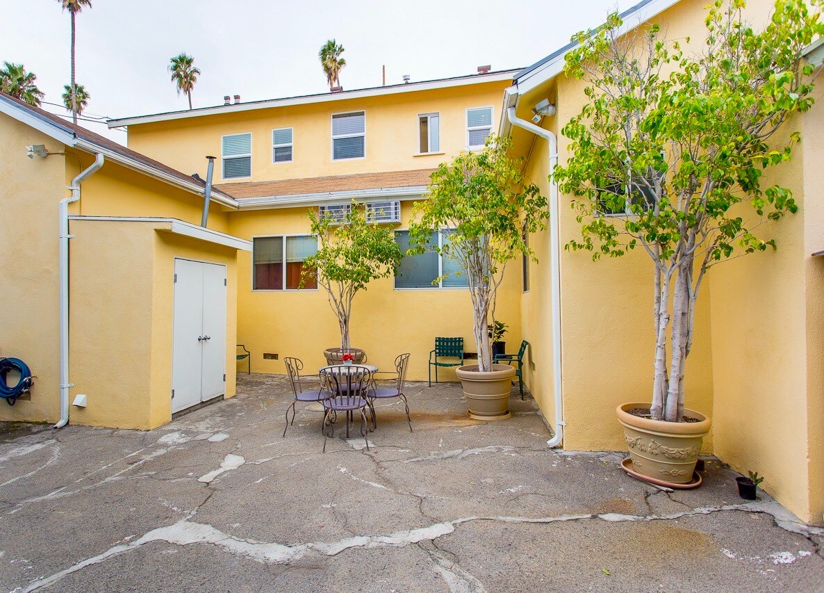 Building Photo - 1650 Winona Blvd